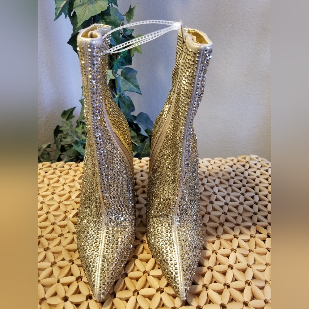 ENCHANTING BOOTS - Picture 3 of 13